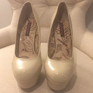 Dollhouse High Pumps w/ Platform Nude US 7.5